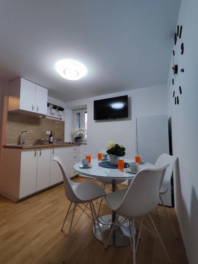 Stone House Lovric Apartment Kastela Luaran gambar