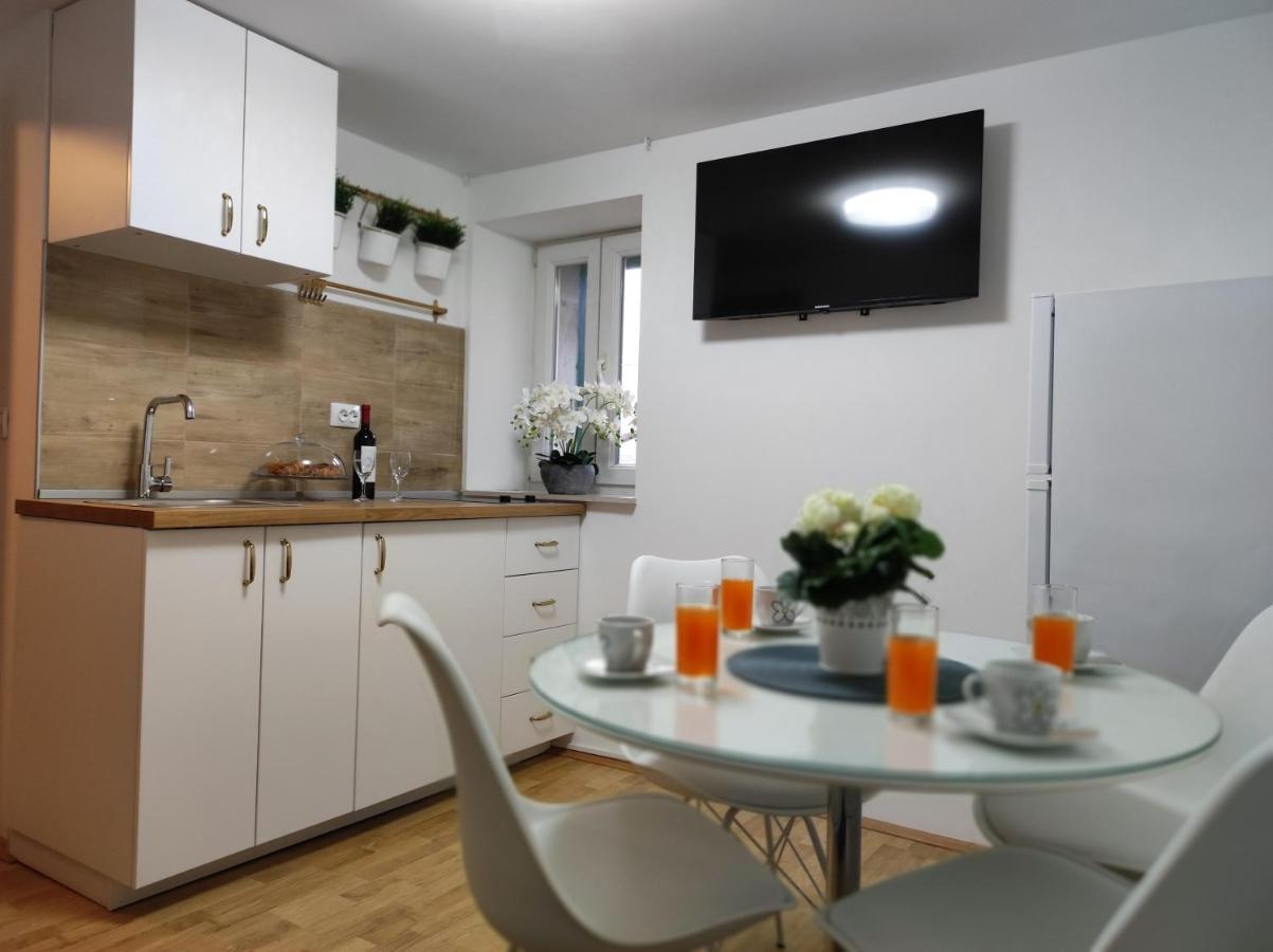 Stone House Lovric Apartment Kastela Luaran gambar