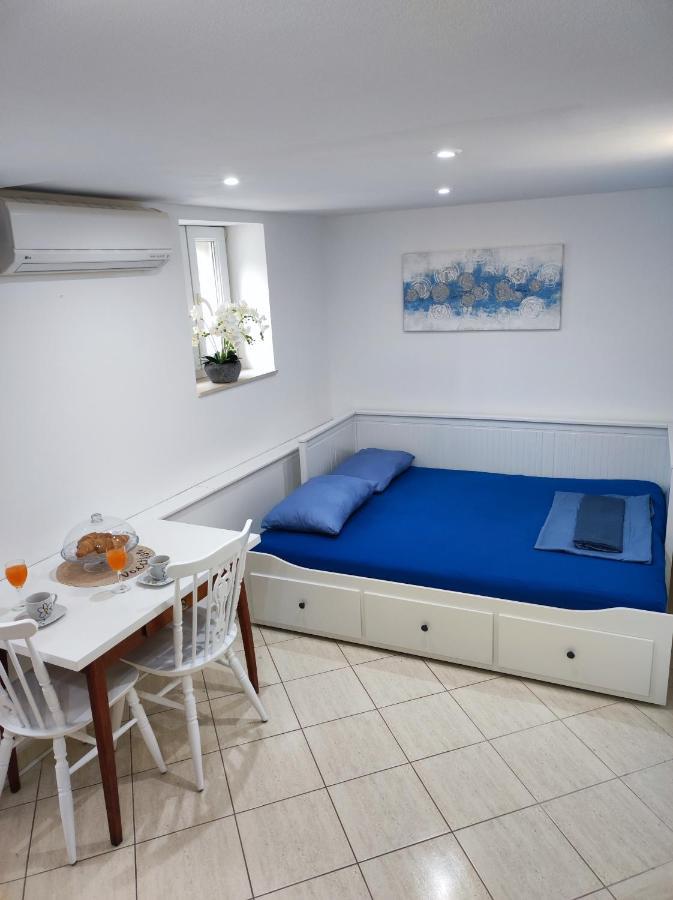 Stone House Lovric Apartment Kastela Luaran gambar