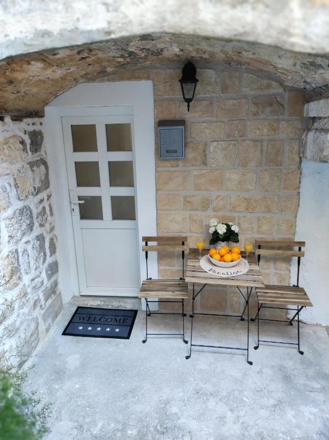 Stone House Lovric Apartment Kastela Luaran gambar