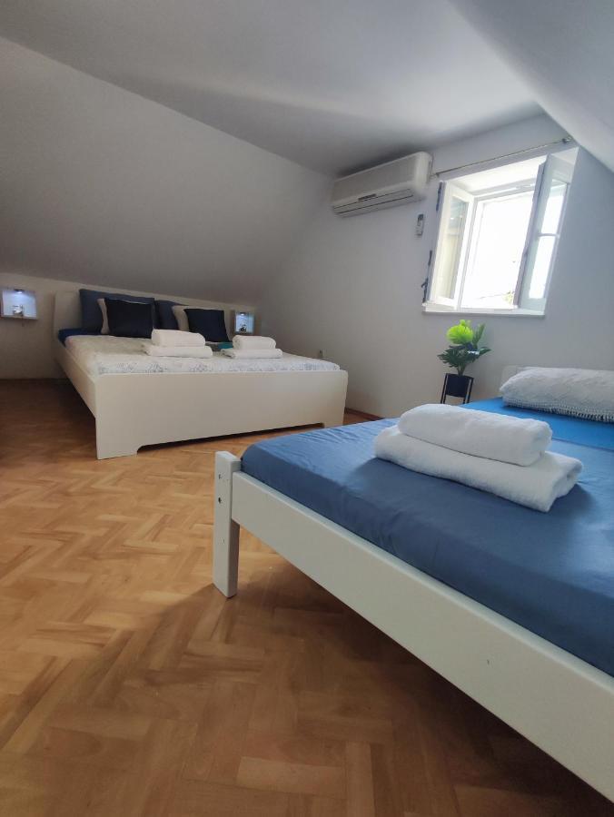 Stone House Lovric Apartment Kastela Luaran gambar