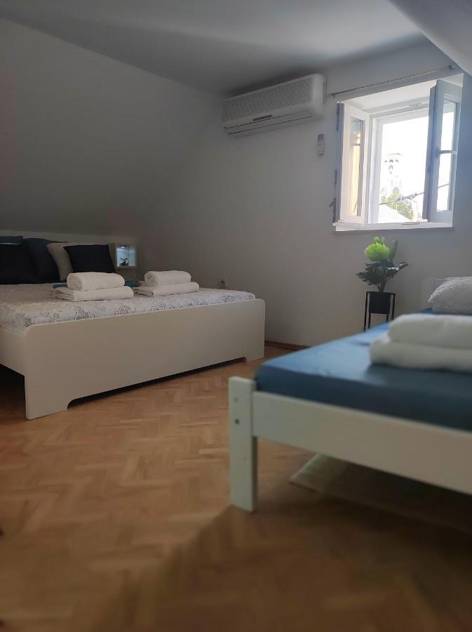 Stone House Lovric Apartment Kastela Luaran gambar