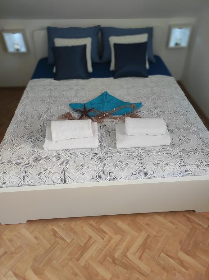 Stone House Lovric Apartment Kastela Luaran gambar