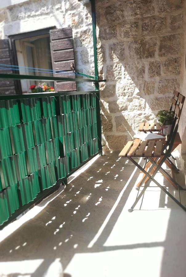 Stone House Lovric Apartment Kastela Luaran gambar