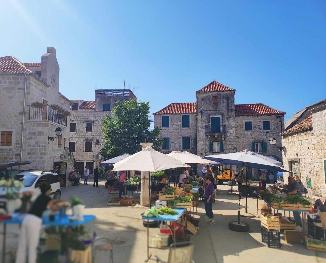 Stone House Lovric Apartment Kastela Luaran gambar